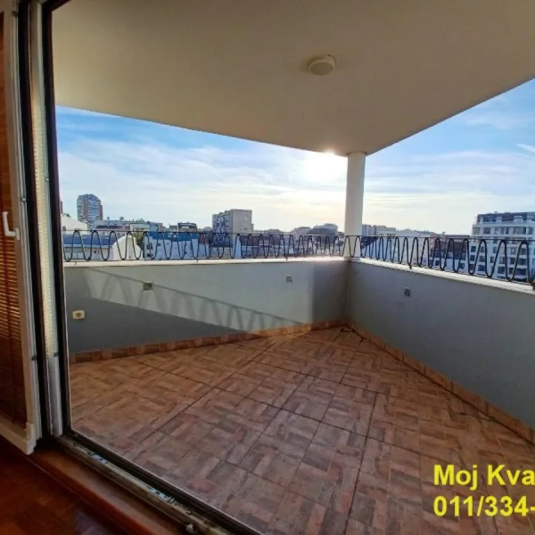 Petosoban stan na prodaju, Đeram Pijaca, Beograd, 220m², 398.000 €