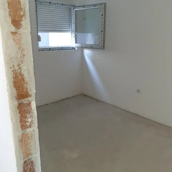 Troiposoban stan na prodaju, Resnik, Beograd, 76m², 130.000 €