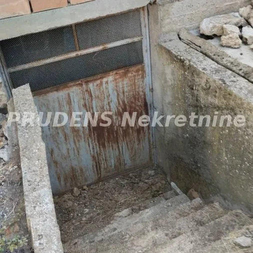 Kuća na prodaju, Dobanovci, Beograd, 300m², 350.000 €