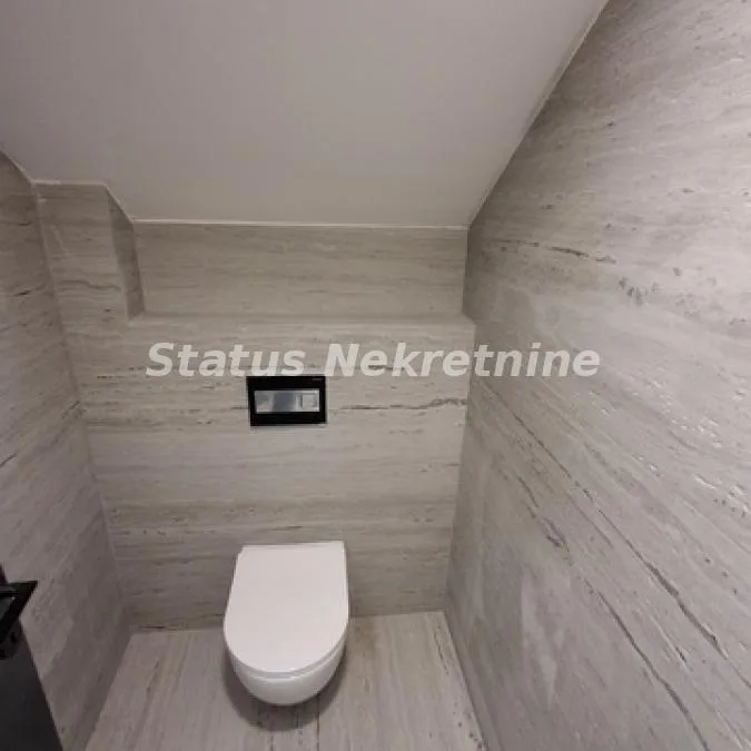 Lokal za izdavanje, Futog, Novi Sad, 240m², 1.920 €/mes