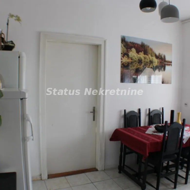 Dvoiposoban stan na prodaju, Grbavica, Novi Sad, 77m², 195.700 €