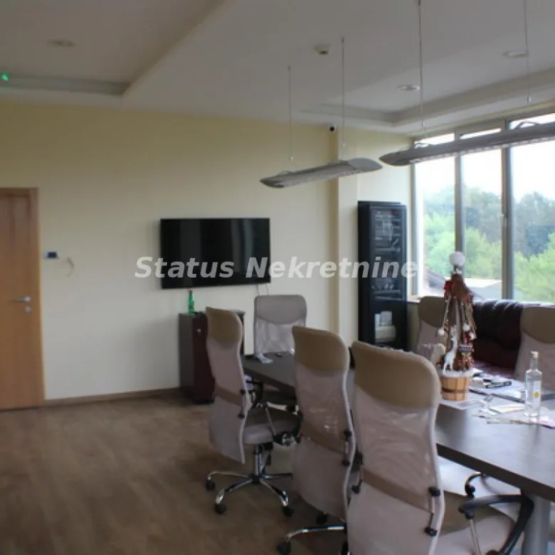 Lokal za izdavanje, Telep, Novi Sad, 273m², 3.000 €/mes