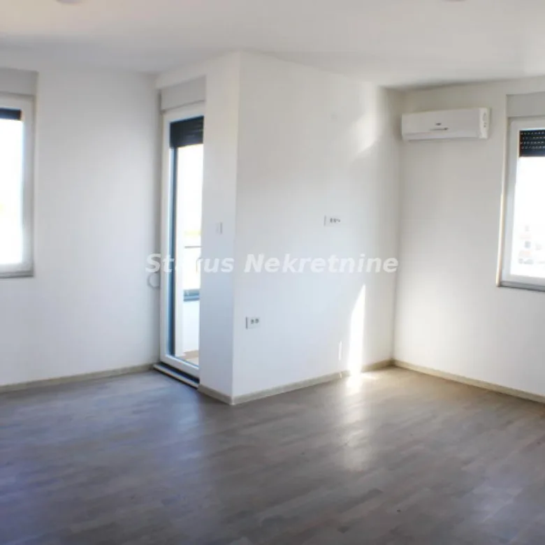 Trosoban stan na prodaju, Petrovaradin, Novi Sad, 77m², 175.000 €