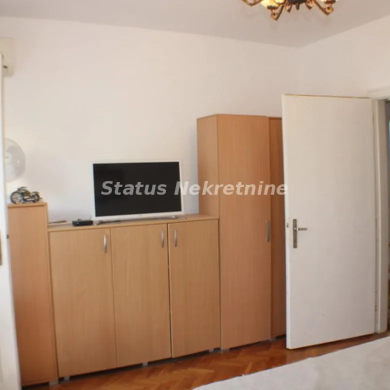 Dvoiposoban stan na prodaju, Grbavica, Novi Sad, 77m², 195.700 €