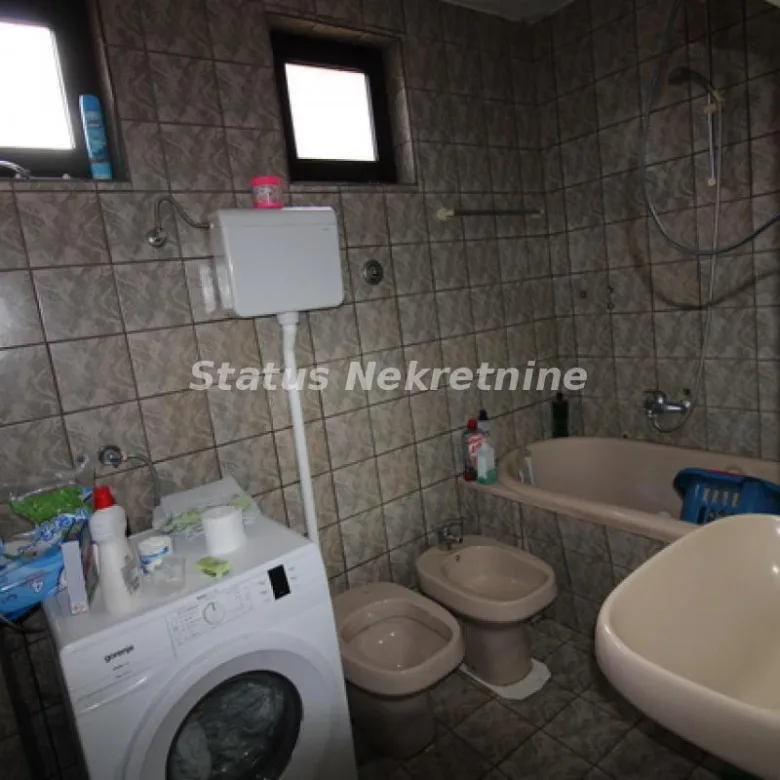 Kuća na prodaju, Temerin, 420m², 262.650 €