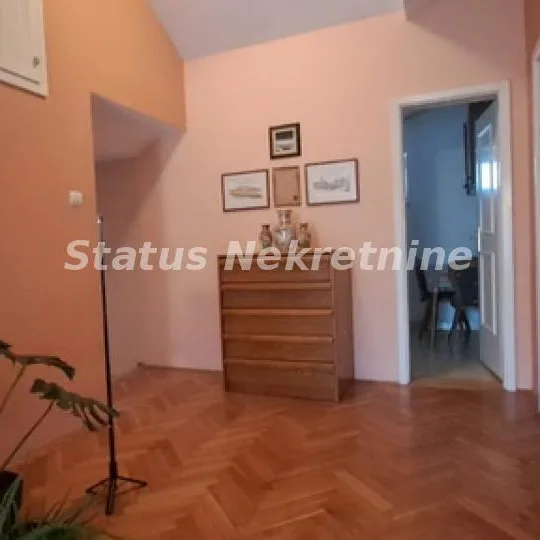 Kuća na prodaju, Petrovaradin, Novi Sad, 348m², 495.000 €