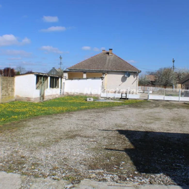 Kuća na prodaju, Mošorin, Titel, 148m², 99.900 €