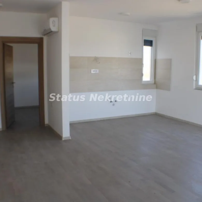Trosoban stan na prodaju, Petrovaradin, Novi Sad, 77m², 175.000 €