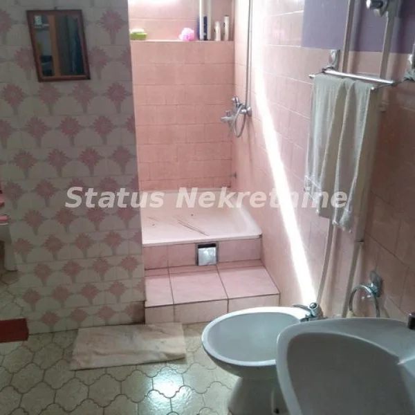 Kuća na prodaju, Temerin – Centar, Temerin, 450m², 196.000 €