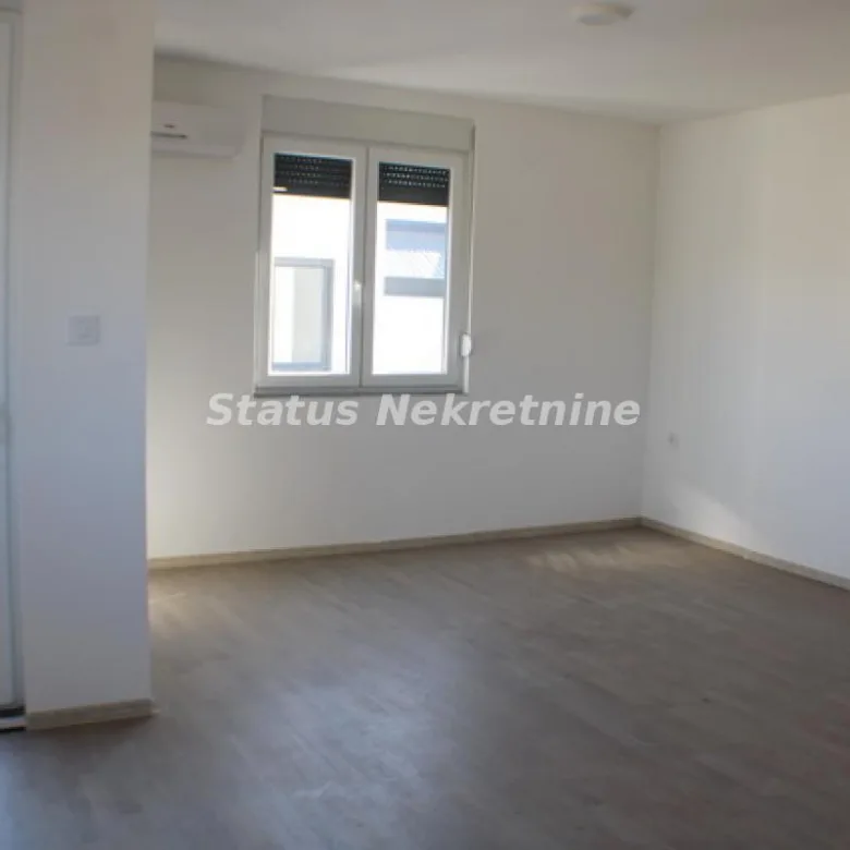 Trosoban stan na prodaju, Petrovaradin, Novi Sad, 77m², 175.000 €