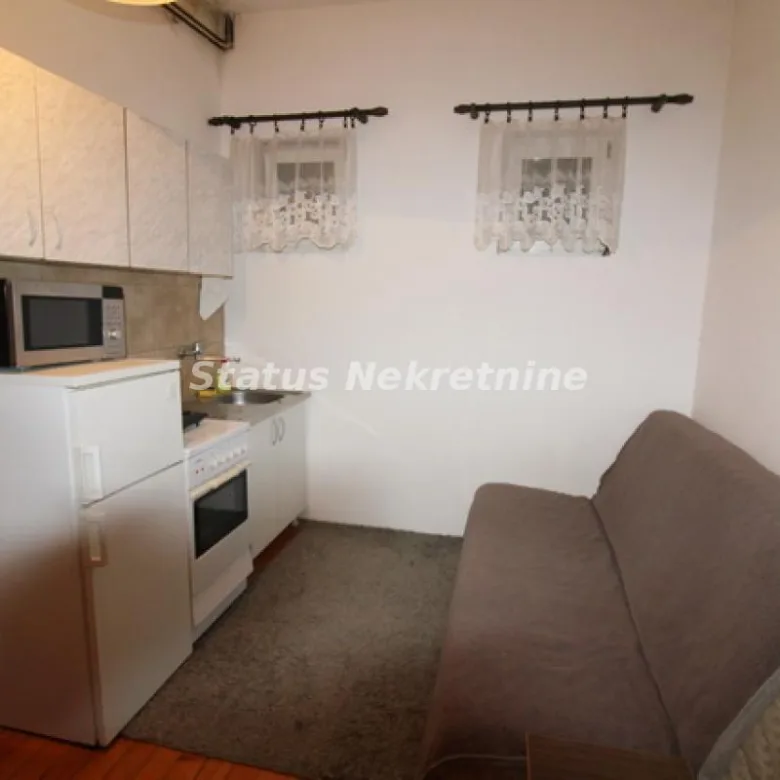Kuća na prodaju, Vidovdansko Naselje, Novi Sad, 429m², 298.000 €