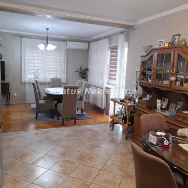 Kuća na prodaju, Sremski Karlovci, 246m², 618.000 €