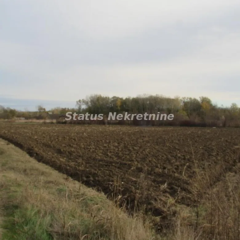 Plac na prodaju, Sremska Mitrovica, 604,5 ari, 226.600 €