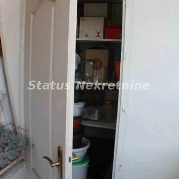 Dvoiposoban stan na prodaju, Grbavica, Novi Sad, 77m², 195.700 €