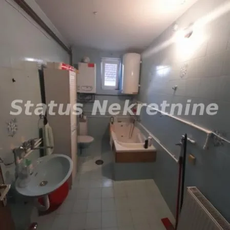 Kuća na prodaju, Futog, Novi Sad, 200m², 216.000 €