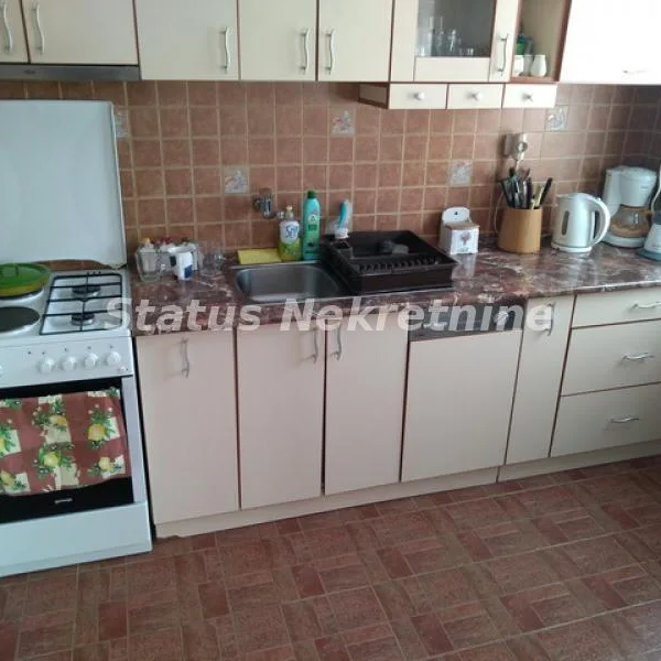 Kuća na prodaju, Temerin – Centar, Temerin, 450m², 196.000 €