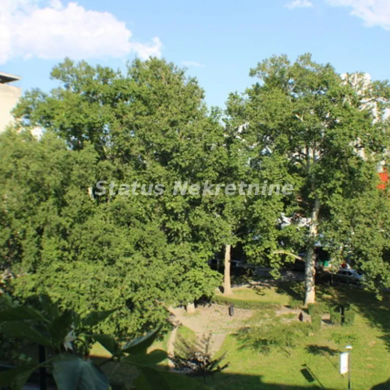 Dvoiposoban stan na prodaju, Grbavica, Novi Sad, 77m², 195.700 €
