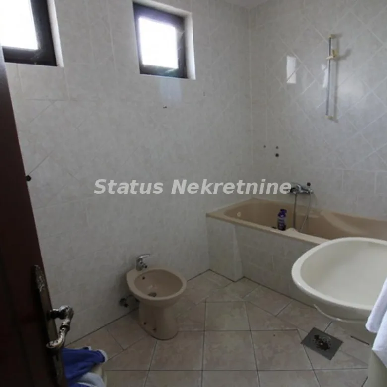 Kuća na prodaju, Temerin, 420m², 262.650 €