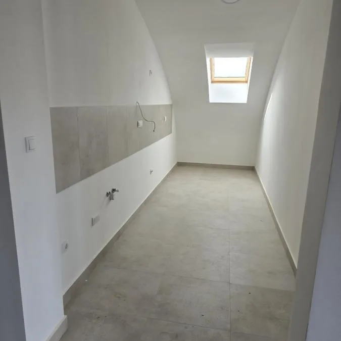 Četvorosoban stan na prodaju, Novo Naselje, Novi Sad, 117m², 245.700 €
