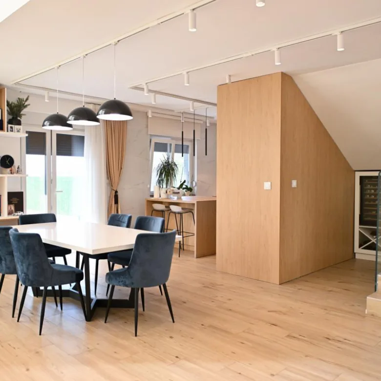 Kuća na prodaju, Petrovaradin, Novi Sad, 360m², 790.000 €