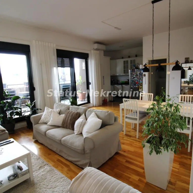 Stan Prodaja Novi Sad  155 m2