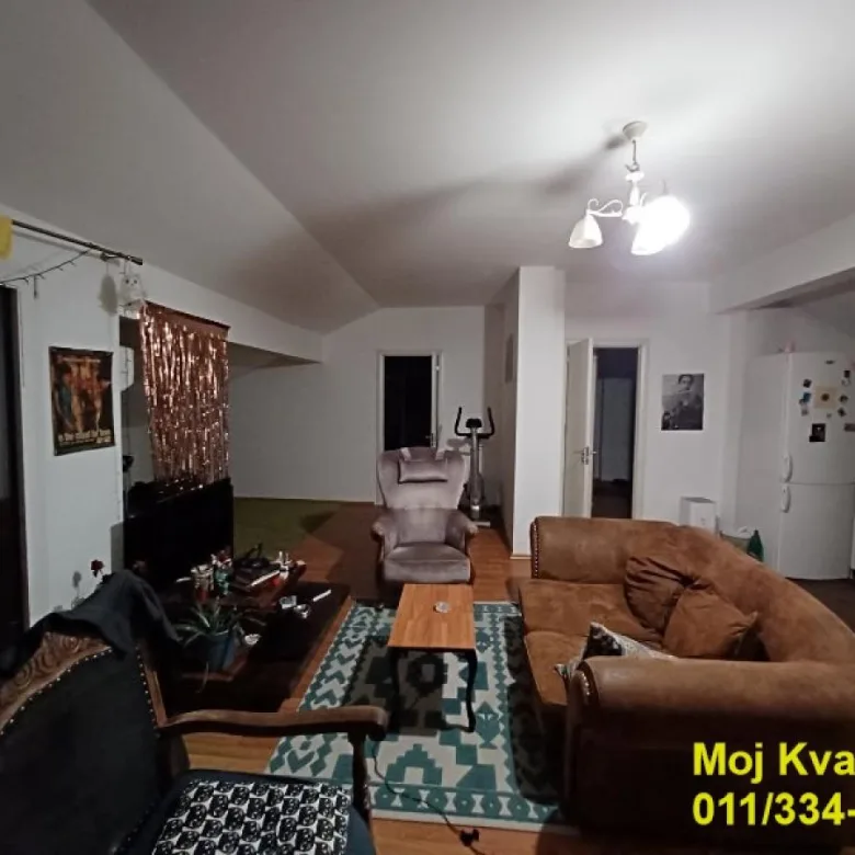 Stan Prodaja Beograd Đeram 220 m2