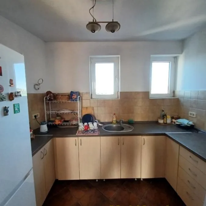 Stan Prodaja Beograd Đeram 220 m2
