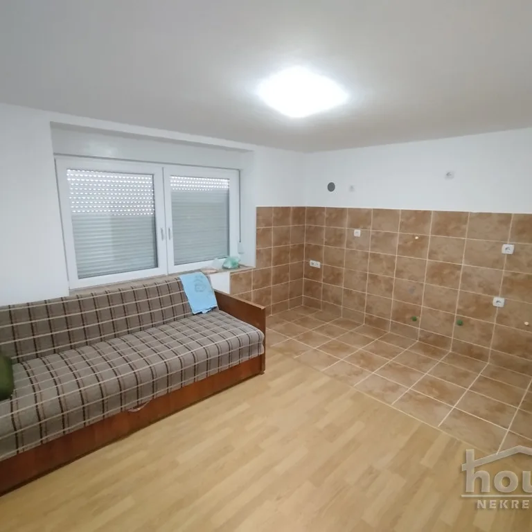 Kuća Prodaja Novi Sad  220 m2