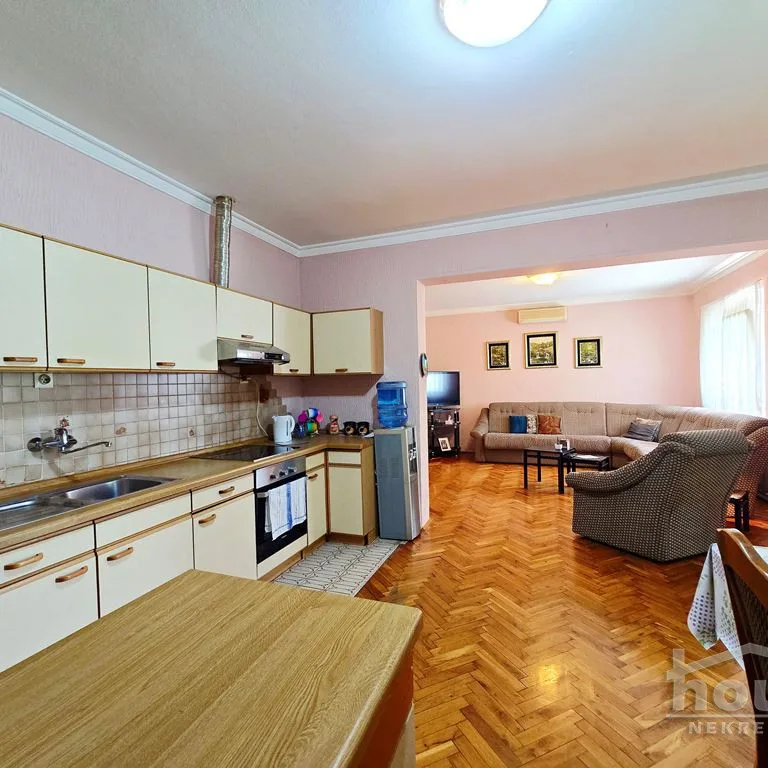 Kuća na prodaju, Zmajevo, Vrbas, 255m², Prizemlje, 156.000 €
