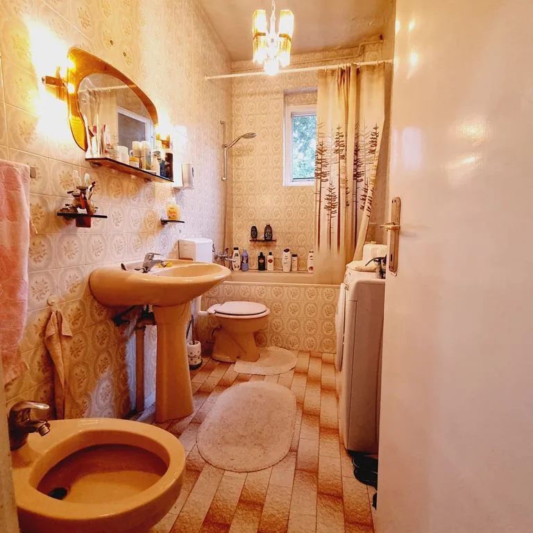 Dvoiposoban stan na prodaju, Centar, Novi Sad, 61m², 3. sprat, 200.000 €