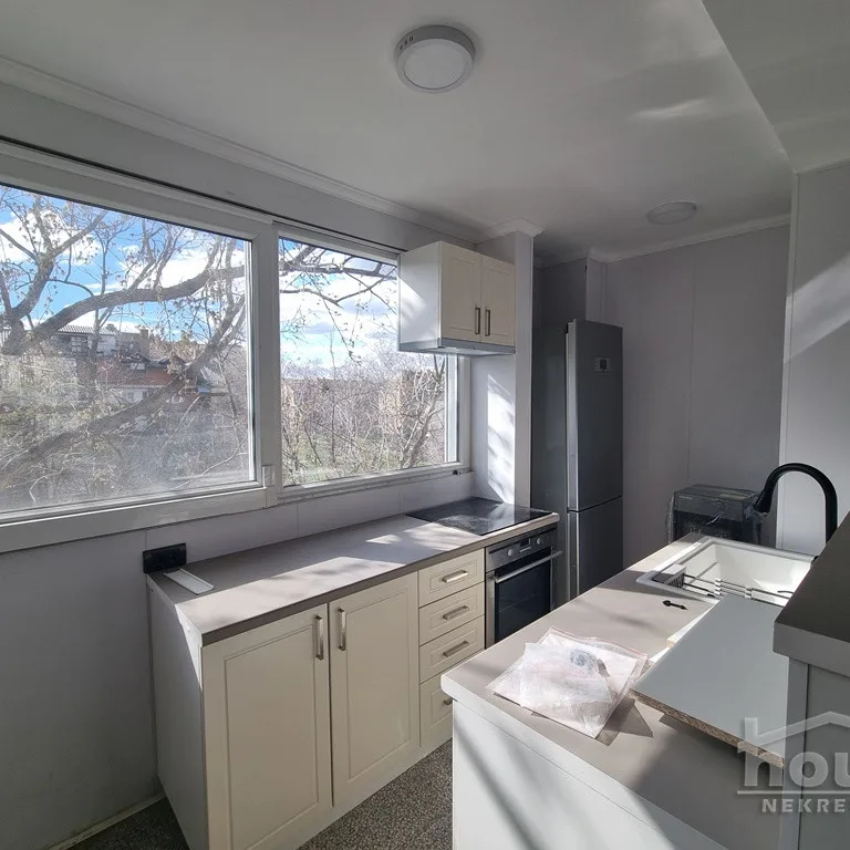 Dvoiposoban stan na prodaju, Novo Naselje, Novi Sad, 74m², 4. sprat, 170.000 €