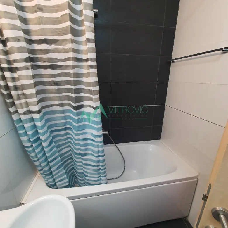 Dvosoban stan na prodaju, Adamovićevo Naselje, Novi Sad, 42m², 142.140 €