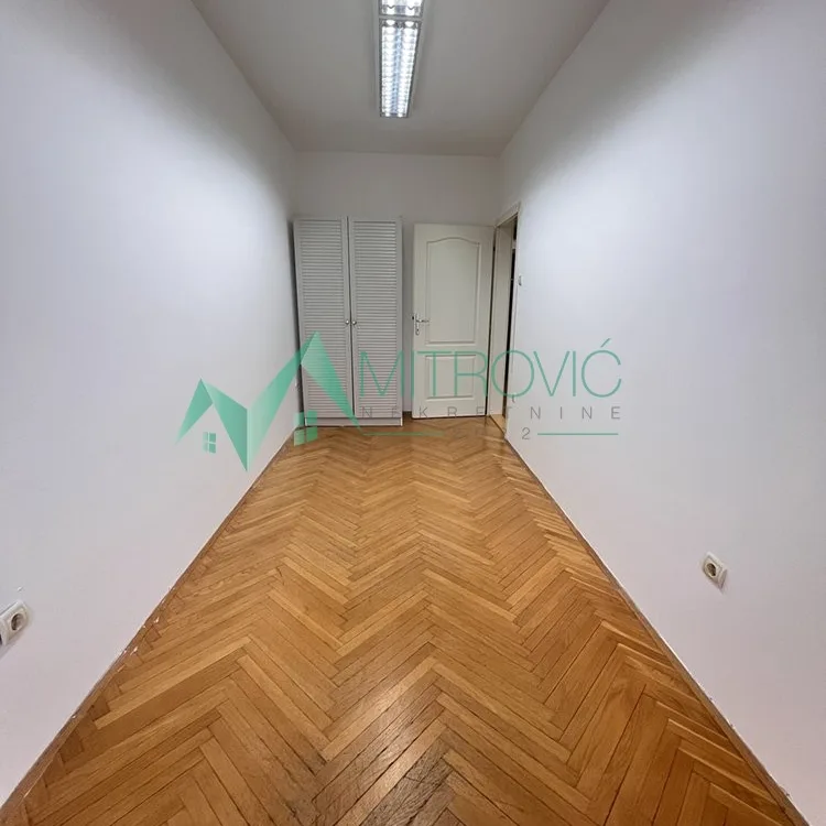 Dvosoban stan na prodaju, Bulevar Oslobođenja, Novi Sad, 46m², 146.260 €