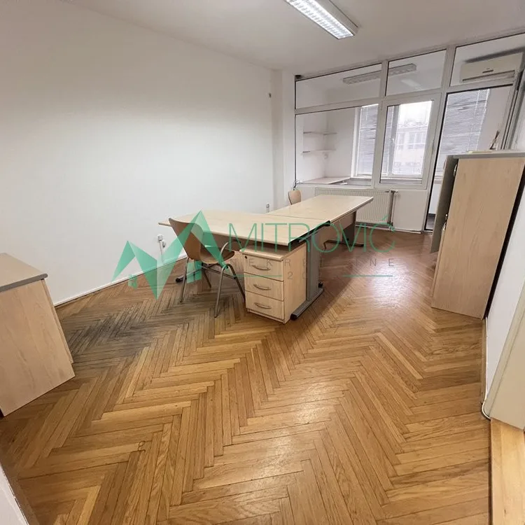 Dvosoban stan na prodaju, Bulevar Oslobođenja, Novi Sad, 46m², 146.260 €