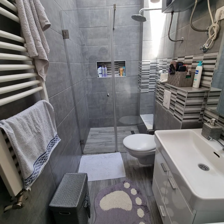 Troiposoban stan na prodaju, Centar, Novi Sad, 77m², 198.800 €