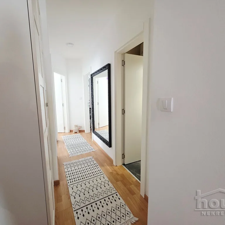 Troiposoban stan na prodaju, Lipov Gaj, Novi Sad, 72m², 1. sprat, 144.000 €