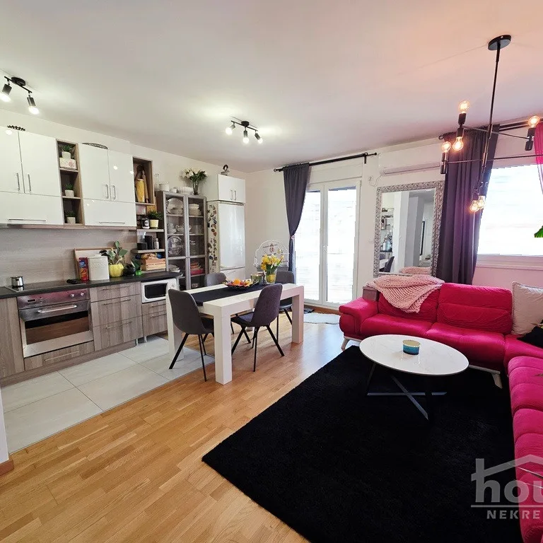 Stan Prodaja Novi Sad  72 m2