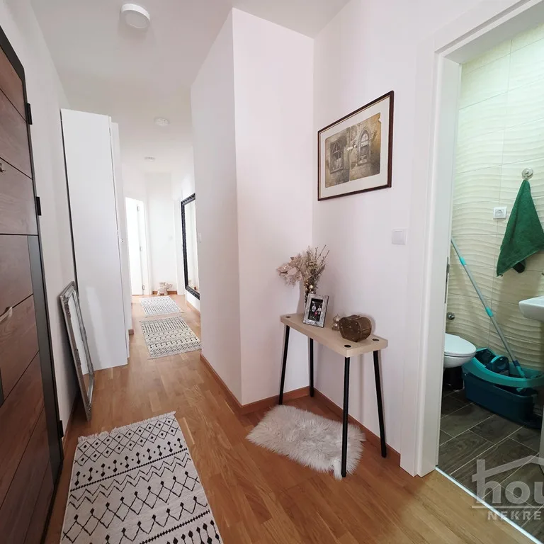 Troiposoban stan na prodaju, Lipov Gaj, Novi Sad, 72m², 1. sprat, 144.000 €