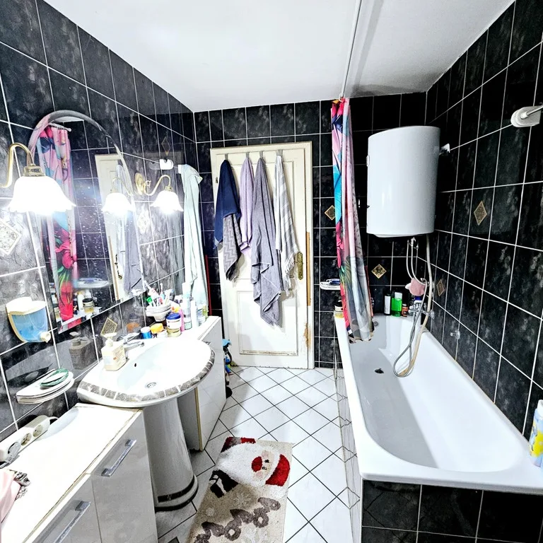 Troiposoban stan na prodaju, Nova Detelinara, Novi Sad, 99m², 3. sprat, 205.000 €