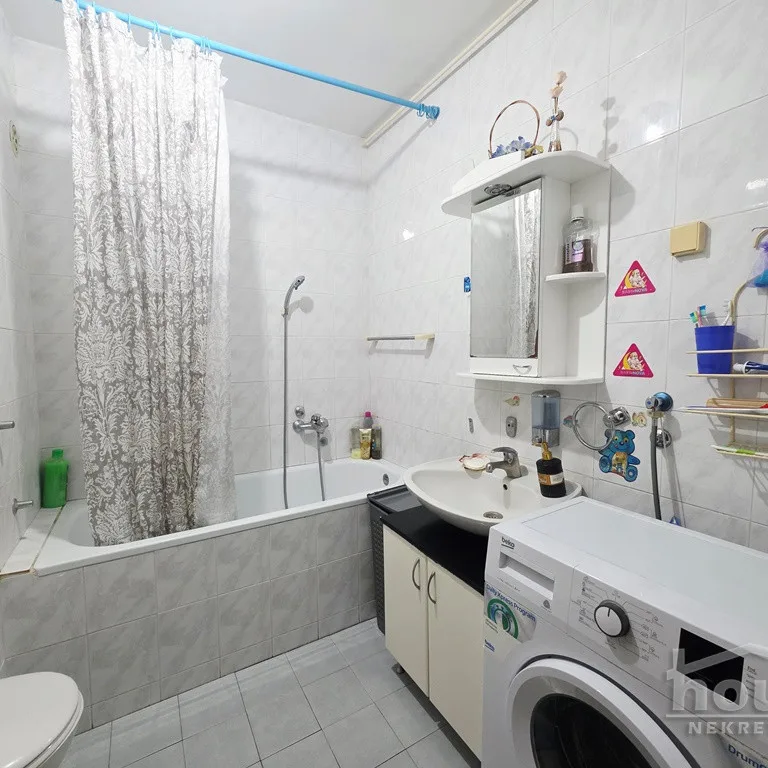 Stan Prodaja Novi Sad  79 m2