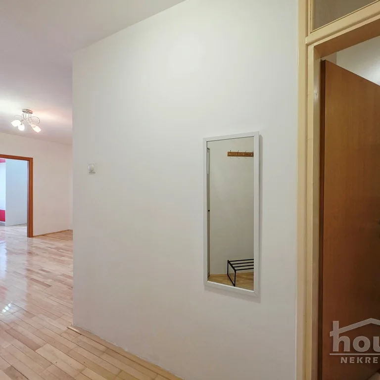 Trosoban stan na prodaju, Bulevar Evrope, Novi Sad, 48m², 2. sprat, 131.000 €