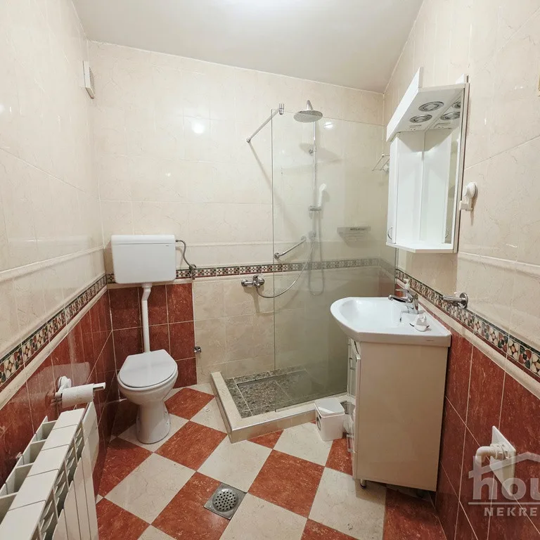 Trosoban stan na prodaju, Bulevar Evrope, Novi Sad, 48m², 2. sprat, 131.000 €