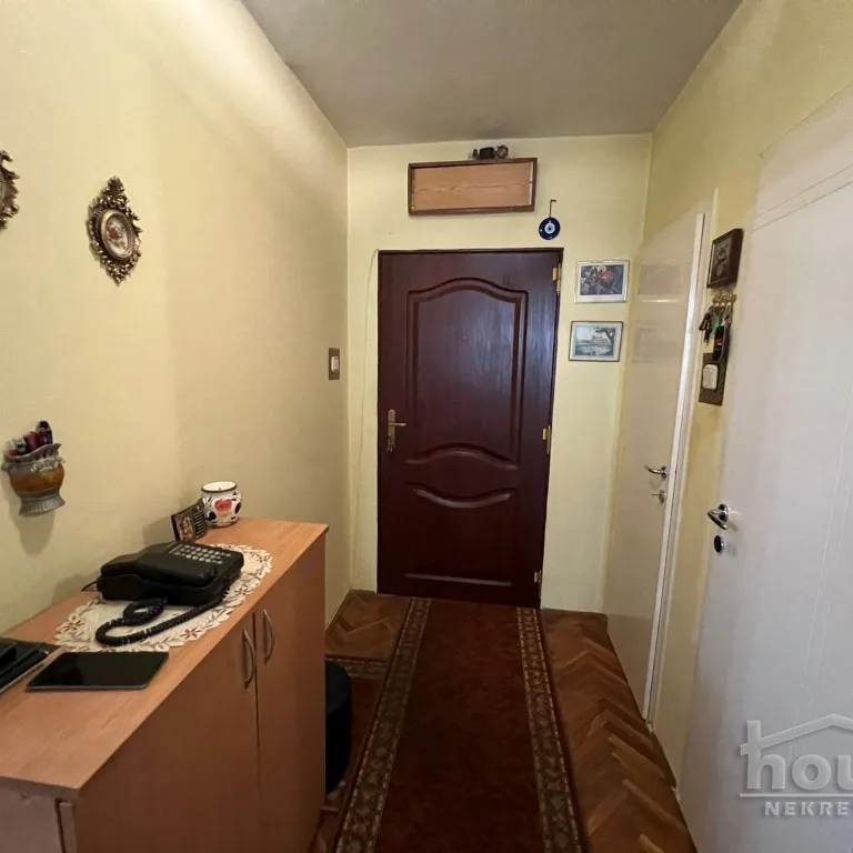 Trosoban stan na prodaju, Centar, Novi Sad, 71m², 17. sprat, 177.500 €