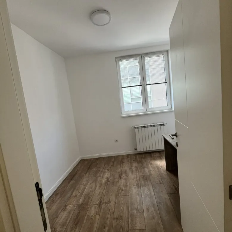 Trosoban stan na prodaju, Sajmište, Novi Sad, 57m², 2. sprat, 182.400 €