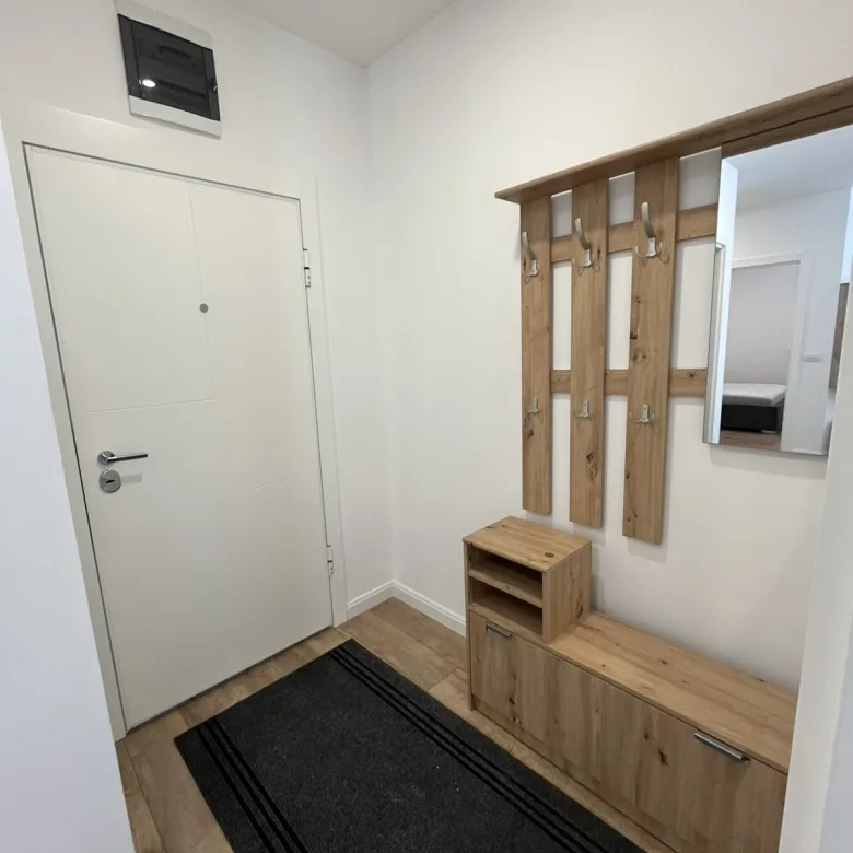 Trosoban stan na prodaju, Sajmište, Novi Sad, 57m², 2. sprat, 182.400 €
