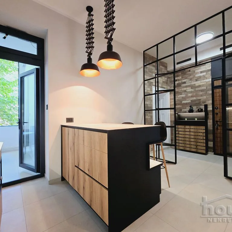 Stan Prodaja Novi Sad  100 m2