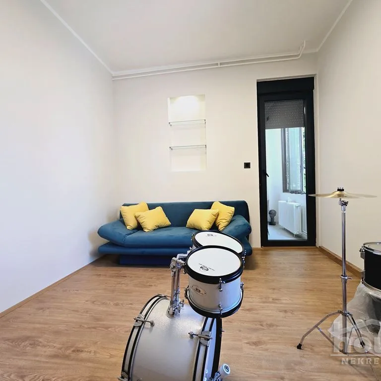 Trosoban stan na prodaju, Centar, Novi Sad, 100m², 1. sprat, 345.000 €