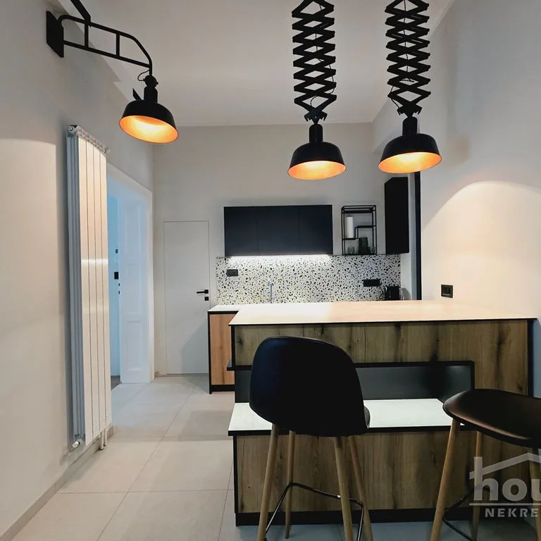 Stan Prodaja Novi Sad  100 m2