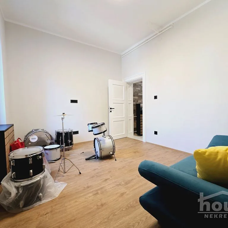 Trosoban stan na prodaju, Centar, Novi Sad, 100m², 1. sprat, 345.000 €