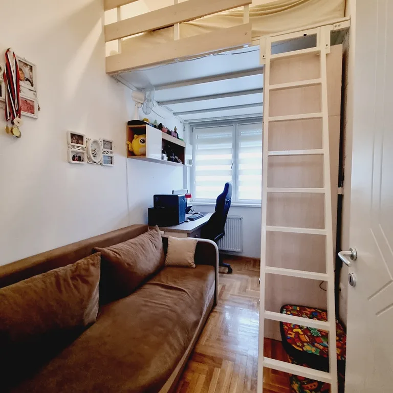 Trosoban stan na prodaju, Socijalno, Novi Sad, 91m², 178.000 €